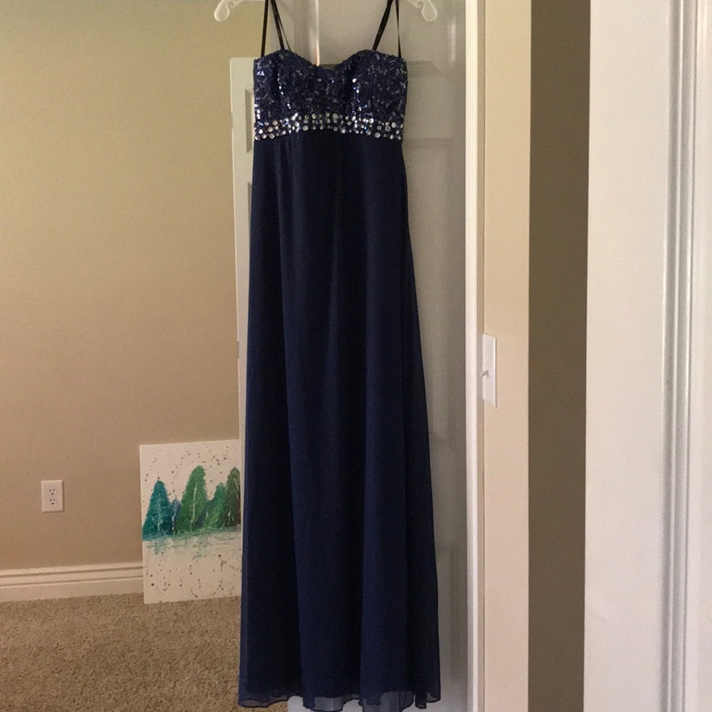 Strapless formal homecoming/prom gown